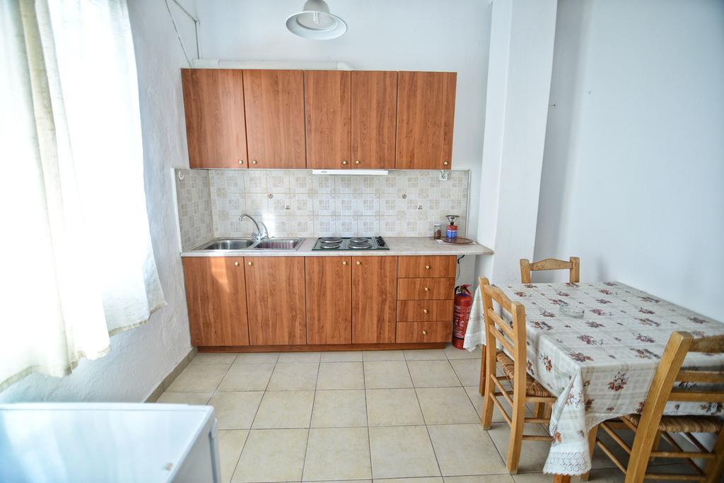 To Gefyraki Rooms Ágios Kírykos Exterior photo