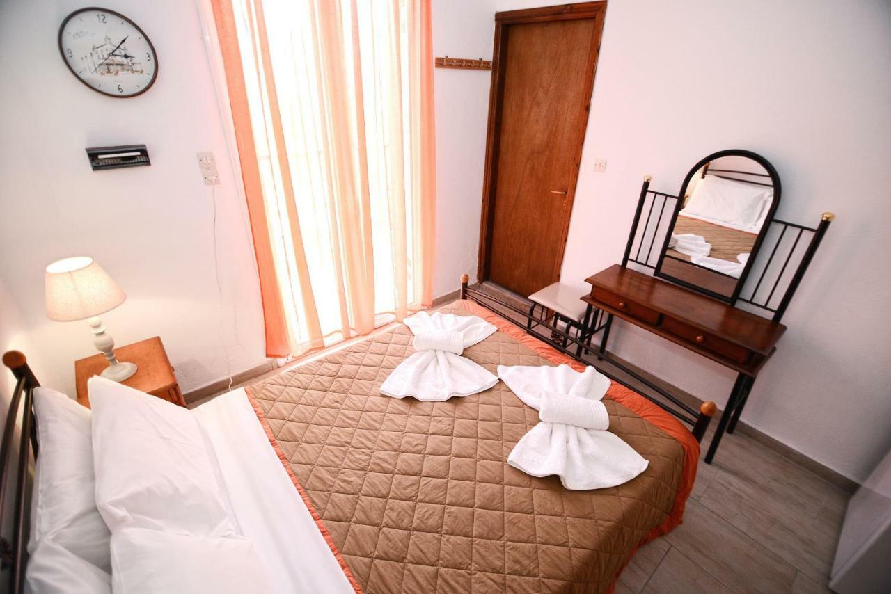 To Gefyraki Rooms Ágios Kírykos Exterior photo
